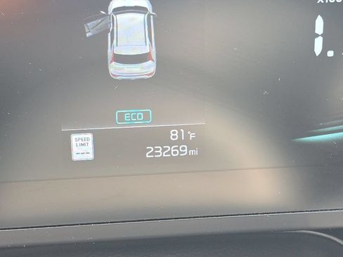 Used 2025 Kia Niro LX FWD image 7