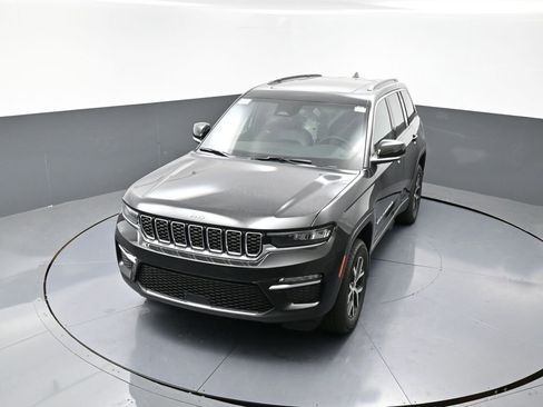 New 2025 Jeep Grand Cherokee Limited w/ Trailer Tow Package image 36