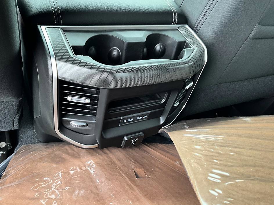 New 2027 RAM 3500 Big Horn AWD/4WD image 30