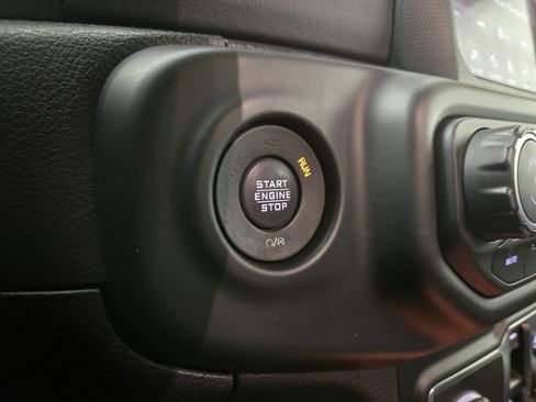 Used 2020 Jeep Gladiator Rubicon AWD/4WD image 26