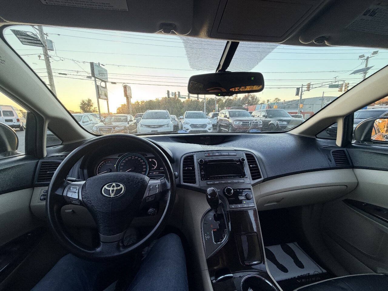 Used 2010 Toyota Venza AWD w/ Convenience Pkg image 7