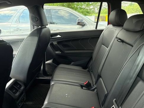 Used 2024 Volkswagen Tiguan SE R-Line FWD image 10