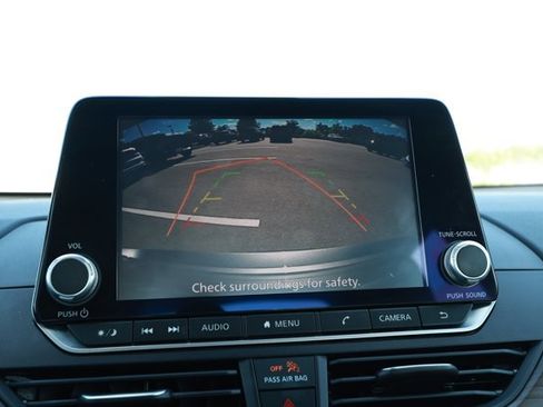 Used 2024 Nissan Altima 2.5 SV FWD image 16