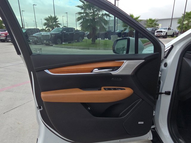 Used 2022 Cadillac XT5 Premium Luxury FWD image 13
