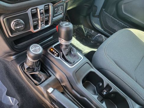 Used 2026 Jeep Wrangler Unlimited Sport AWD/4WD image 21