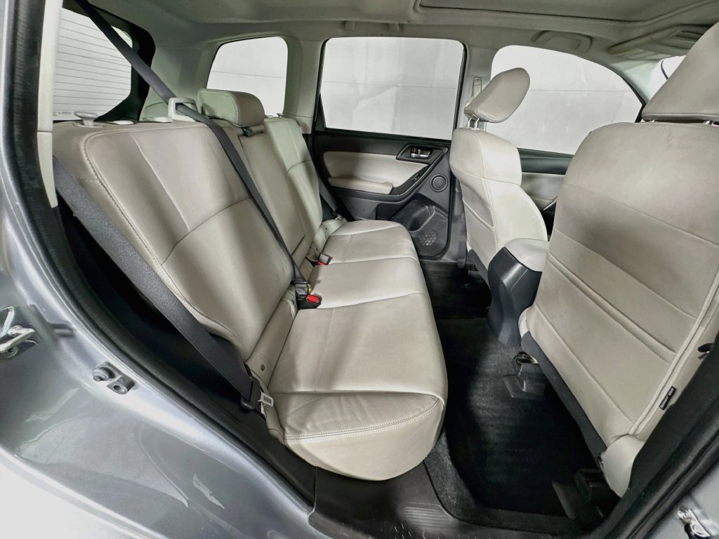 Used 2015 Subaru Forester 2.5i Touring w/ Eyesight & Navigation System AWD/4WD image 34