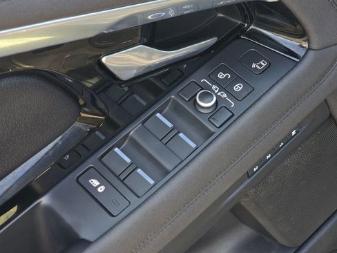 Used 2020 Land Rover Range Rover Evoque SE AWD/4WD image 22