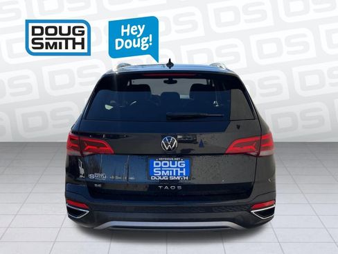 Used 2024 Volkswagen Taos SE FWD image 5