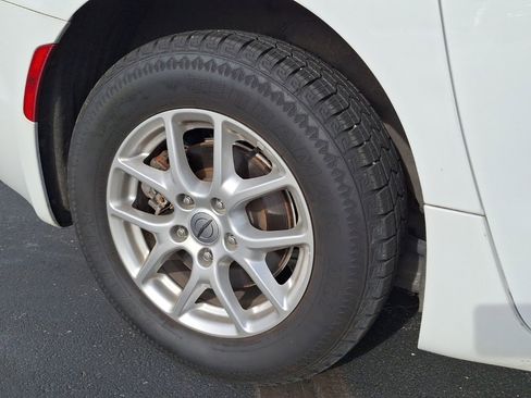 Used 2022 Chrysler Pacifica Touring-L image 24