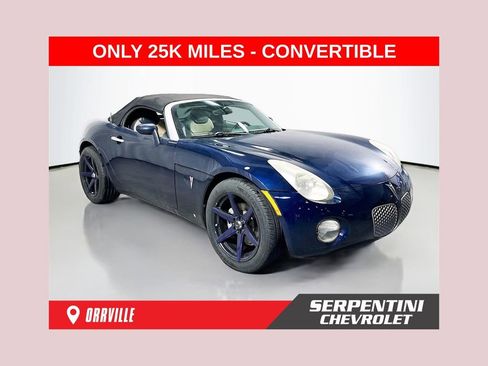 Used 2007 Pontiac Solstice Convertible w/ Premium Package RWD image 1