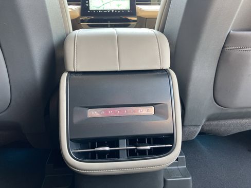 Used 2024 Lincoln Nautilus Reserve image 36