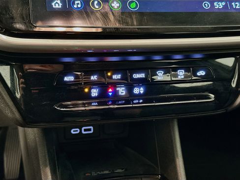 Used 2023 Chevrolet Bolt EUV LT w/ Driver Confidence Package image 24