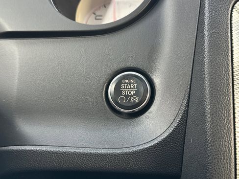 Used 2013 Dodge Challenger R/T image 30