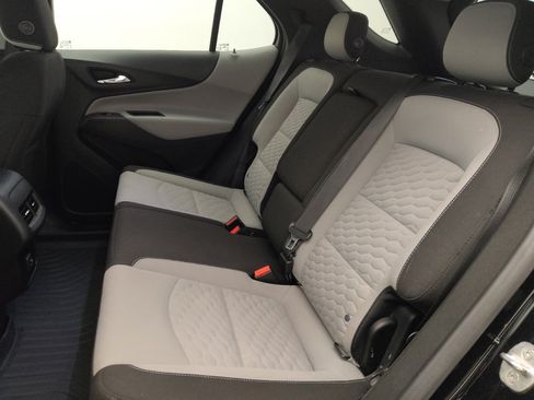 Used 2020 Chevrolet Equinox LS AWD/4WD image 18