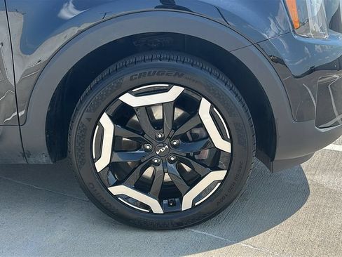 Used 2025 Kia Telluride S FWD image 16