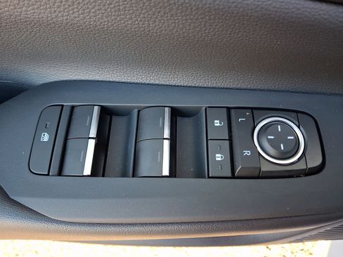 Used 2024 Toyota Prius Prime XSE image 27