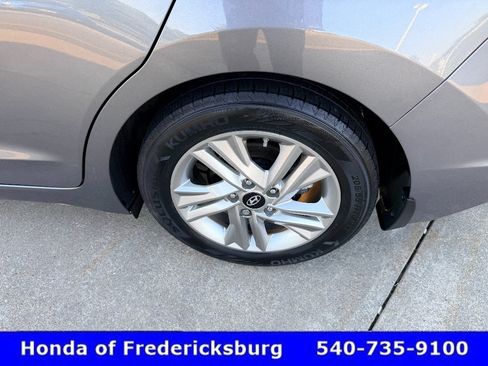 Used 2019 Hyundai Elantra Value Edition w/ Winter Weather Package FWD image 10