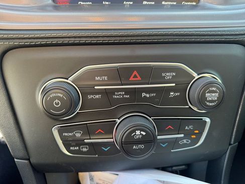 Used 2023 Dodge Charger R/T w/ Plus Group image 21