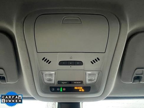 Used 2023 GMC Acadia SLT image 36