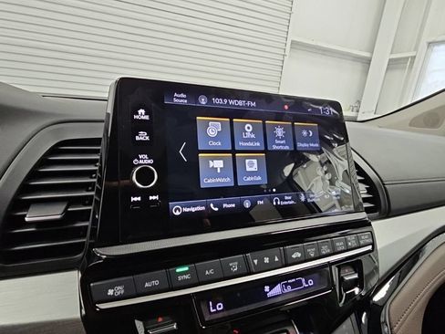 New 2026 Honda Odyssey Touring image 18