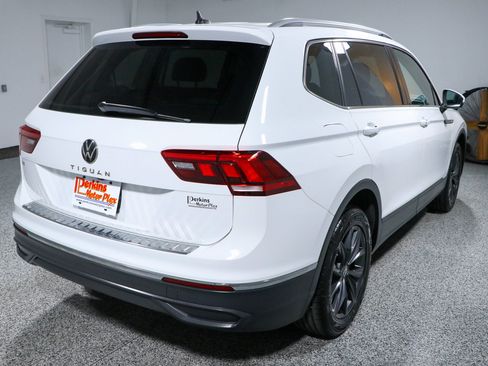 Used 2022 Volkswagen Tiguan SE FWD image 7