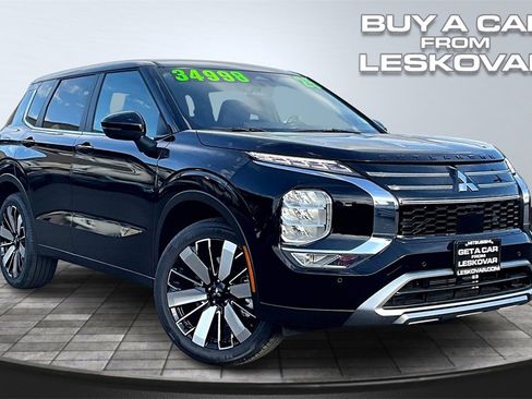 New 2025 Mitsubishi Outlander SE image 1