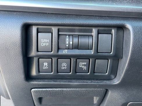 Used 2022 Subaru Crosstrek 2.5i Limited w/ Moonroof Package 2 image 15