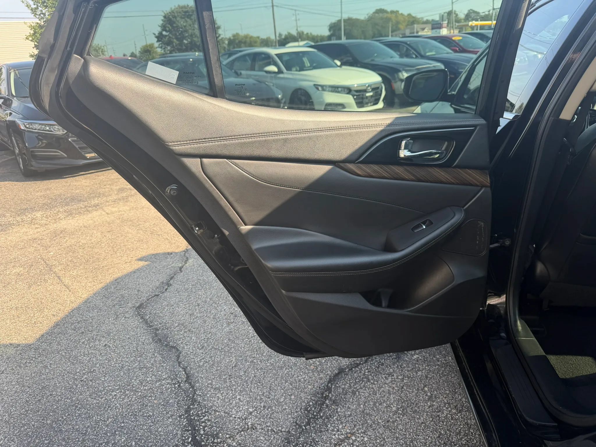 Used 2017 Nissan Maxima Platinum FWD image 16