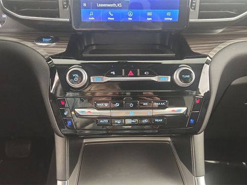 Used 2022 Ford Explorer Limited w/ Equipment Group 301A image 16