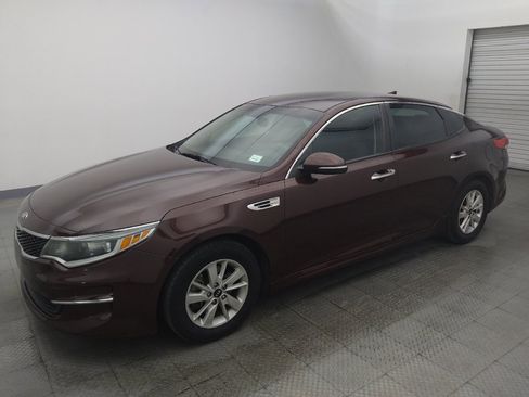 Used 2017 Kia Optima LX FWD image 2