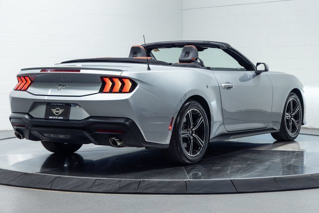 Used 2025 Ford Mustang Premium RWD image 10