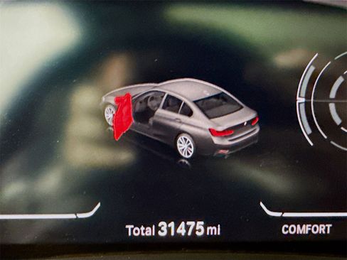 Used 2021 BMW 330i Sedan w/ Premium Package image 12