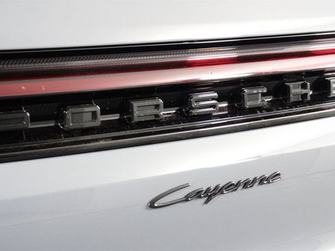 New 2026 Porsche Cayenne image 22