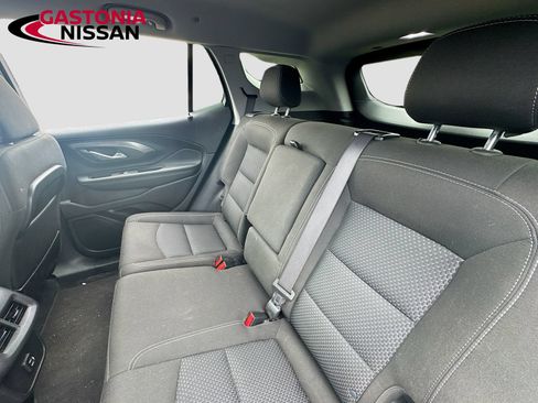 Used 2024 GMC Terrain SLE AWD/4WD image 29