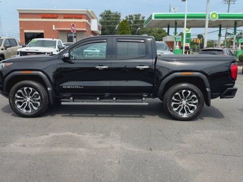 Used 2025 GMC Canyon Denali AWD/4WD image 5