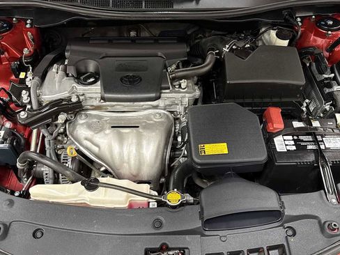 Used 2014 Toyota Camry SE image 29