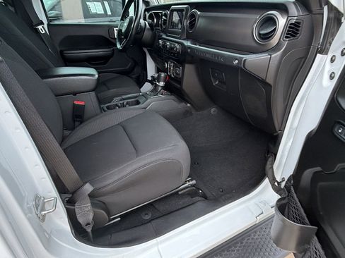 Used 2021 Jeep Wrangler Unlimited Sport image 19