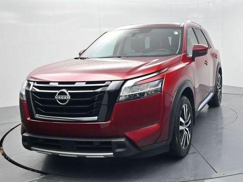 Used 2024 Nissan Pathfinder Platinum w/ Black Appearance Package image 3