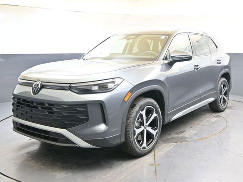 New 2026 Volkswagen Tiguan SE image 1