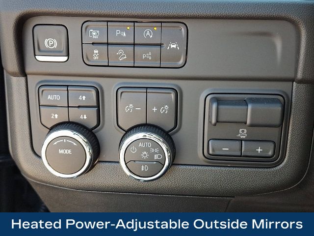 Used 2025 Chevrolet Suburban LT w/ Comfort Package AWD/4WD image 9