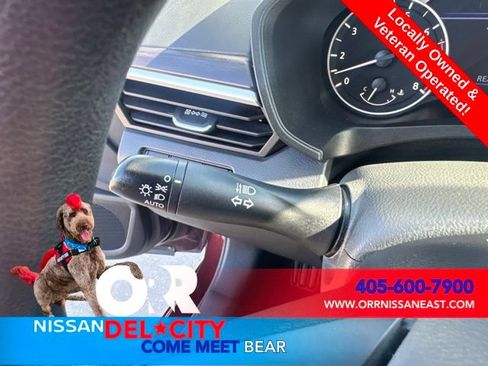 Used 2025 Nissan Altima 2.5 SV FWD image 16