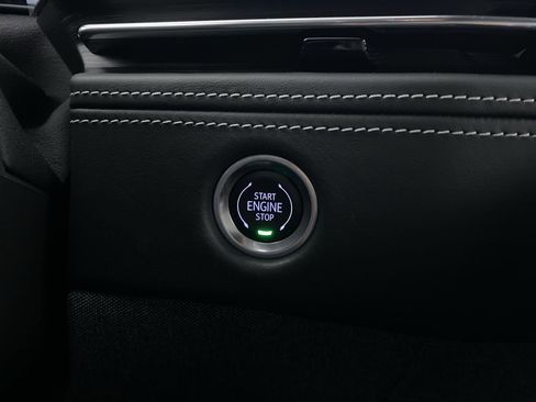 Certified 2025 Cadillac Escalade ESV Sport Platinum image 8