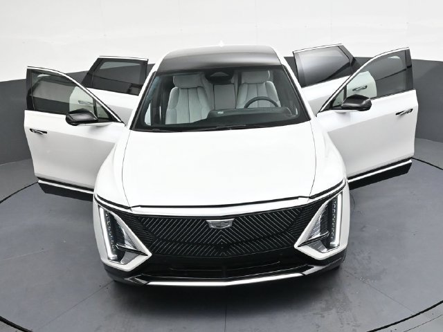 Used 2024 Cadillac Lyriq Luxury RWD image 38