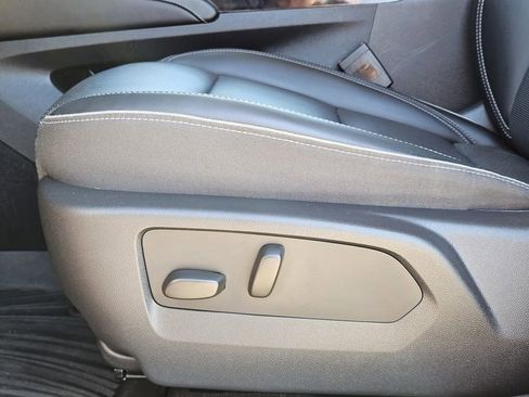 Used 2022 Buick Envision Essence w/ Technology Package I image 30