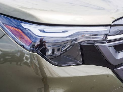 Certified 2025 Subaru Forester Premium AWD/4WD image 10