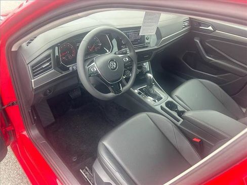 Certified 2020 Volkswagen Jetta SE FWD image 9