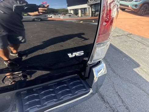 Used 2023 Toyota Tacoma TRD Off-Road image 5