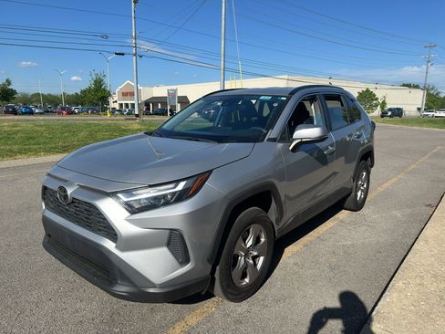 Used 2022 Toyota RAV4 XLE image 9
