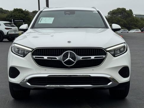 Used 2025 Mercedes-Benz GLC 300 image 3
