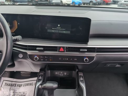 Used 2024 Kia Sorento EX image 15